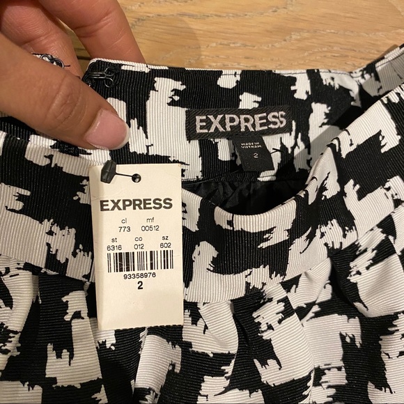 Express Houndstooth Skirt - Picture 6 of 6